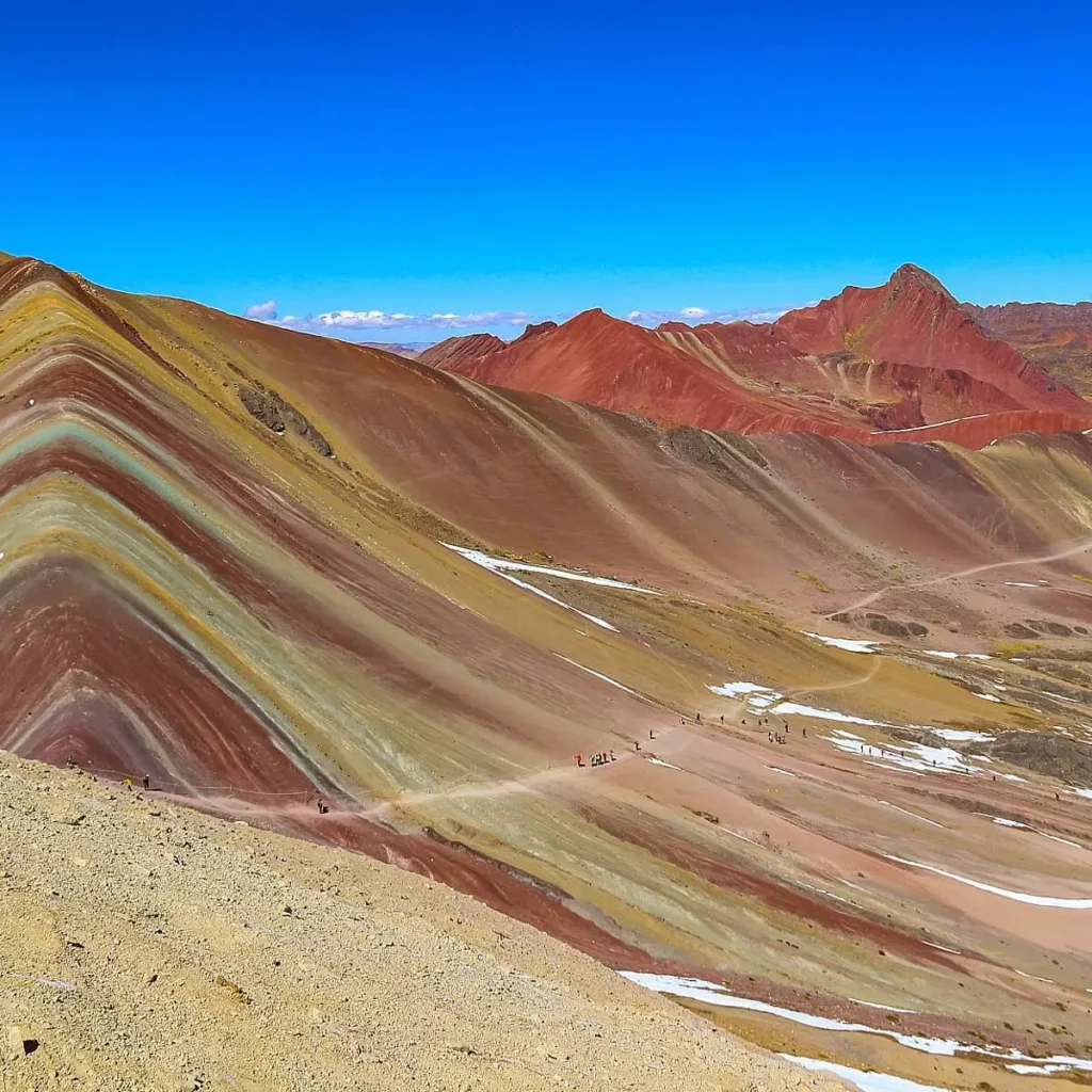 Montaña de colores 